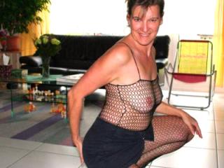 Amateur Dessous model 3 of 5
