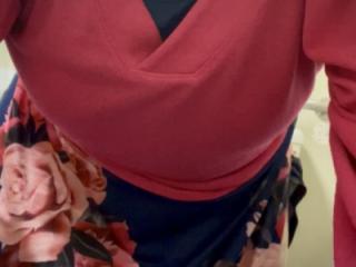 The Queen’s Pink Flower Dress 2 of 15