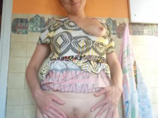 MATURE NAKED HOME 2 of 8