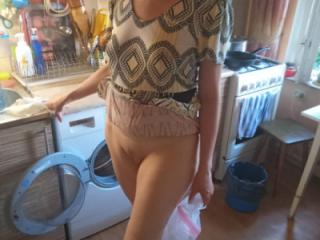 MATURE NAKED HOME 4 of 8