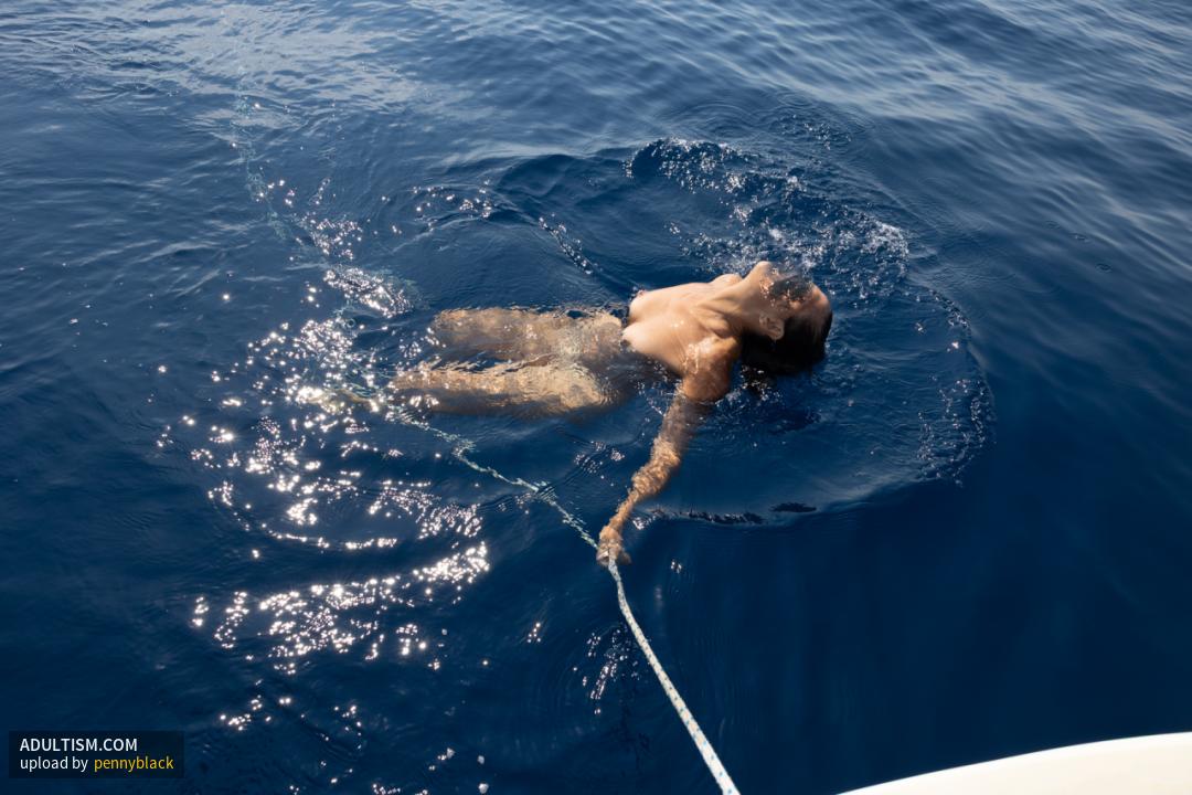 Image 2 of 7