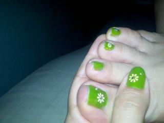 Nailpolish (green with designs and ring toe) 14 of 17