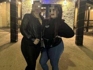 Sometimes she brings a friend to play 😈 3 of 4