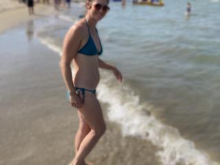 Hotwife / Milf - on the Rimini beach 19 of 20