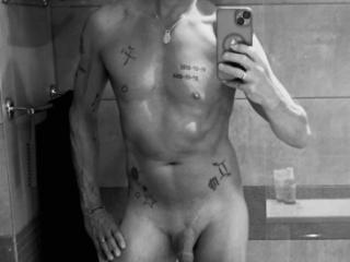 Mirror pics 8 of 16
