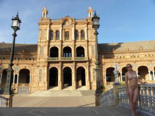 Flashing in the city 12 of 17