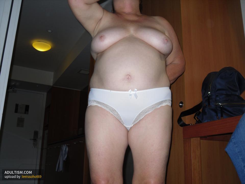 Image 2 of 8