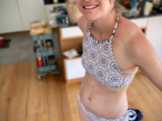 Hotwife in kitchen 9 of 10