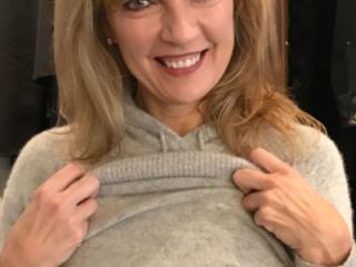 HOTWIFE SERVING A FRIEND 5 of 13