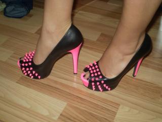 I luv these heels and feet 3 of 6