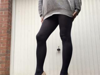 Outdoors in Tights 6 of 20