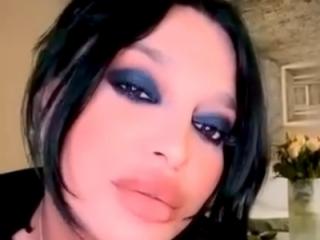 Whoring make-up for the evening 5 of 6