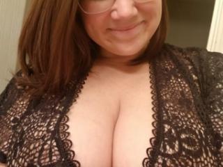 Sexy bi wife ( h cups)  massive tits ...looking for a female playmate in Texas 2 of 5