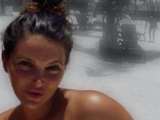 Ellen1985 sexy beach 4 of 5