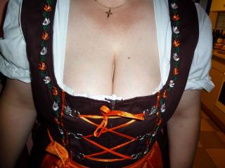 Dirndl 2 other pics 3 of 9
