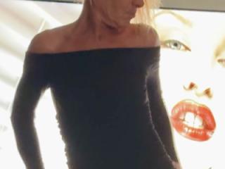 Baring My Pussy Lips for You 3 of 8