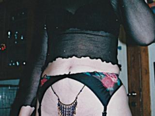 Lisa bottomless, naked 1 of 9