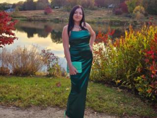 beautiful brunette, still sexy not as dirty 14 of 20