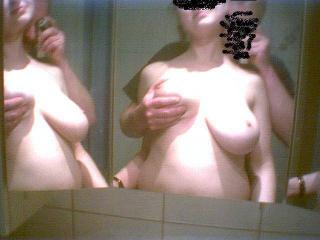 Searching girl or couple for her titts 2 of 3