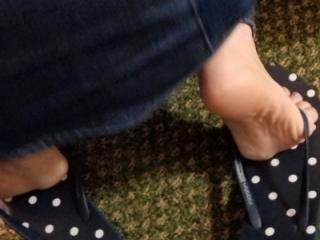 Mature Asian girlfriend's candid feet 3 of 7