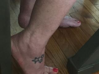 Mom's Feet Voyeur (PLEASE COMMENT) 4 of 7