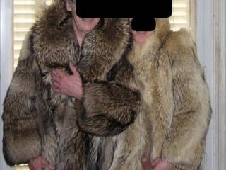 I like to make love in furs 1 of 4