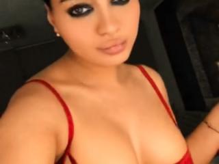 After the red dress, comes the red lingerie 1 of 7
