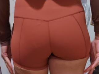 Bulging cameltoe in shorts 3 of 20