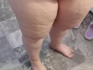 Wife's thighs 1 of 6