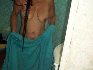 Viviana in the shower 4 of 9