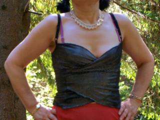 Outdoor posing 10 of 19