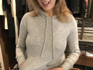 HOTWIFE SERVING A FRIEND 2 of 13