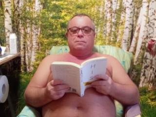 Naked reading 6 of 9