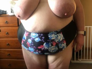 A few snaps of this BBW modelling some new beachwear 16 of 19