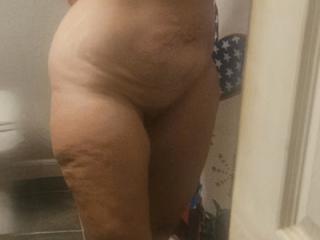 Do my pics make your dick hard? 2 of 6