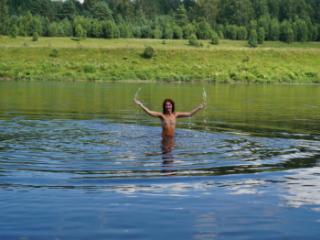 Nude Playing in Volga-river 4 of 20