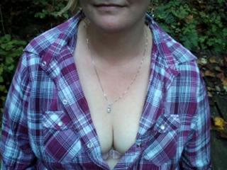 My GF shows her tits to me in the woods