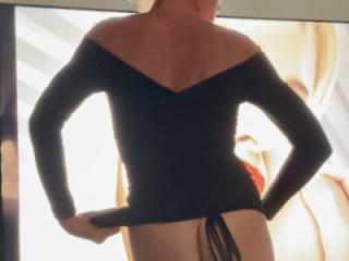 Baring My Pussy Lips for You 4 of 8