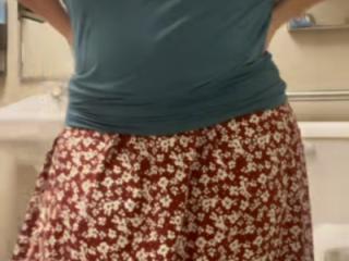 Under The Queen’s Dress at Work 5 of 20