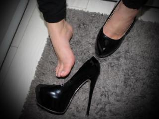 Foot fetish model is cock sucking whore 4 of 20