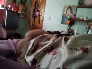 Latina wife eager for tributes