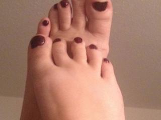 As per several requests here are some feet pictures 1 of 16