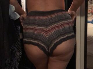 Sexy wife pulling out her ass 6 of 10