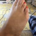 Who wants to cum on my feet? 💋