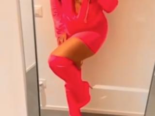 Fluo outfit for the evening 2 of 7