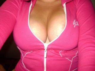 Is this to much cleavage for the public 10 of 20