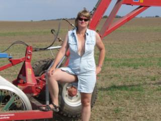 Anja 136 Herbstspaziergang einer MILF 1 of 14