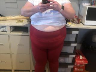 Who loves big gals in scrunch bum leggings ? 2 of 20