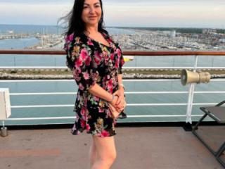 beautiful brunette, still sexy not as dirty 16 of 20