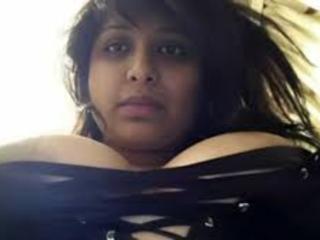 Indian Milf in UK 10 of 18